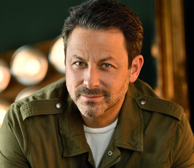 Michael DeVorzon - side photo-min